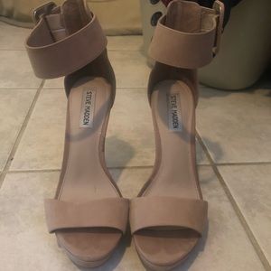Size 7 Steve Madden platform heels